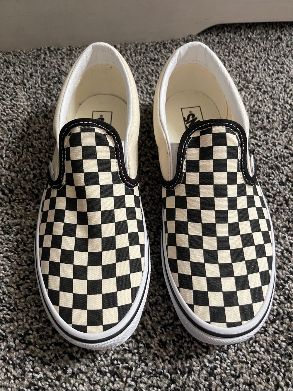 Vans - Picture 2 of 6